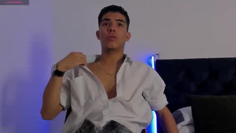 Snapshot of marcus_moreno chatting on 12.21.25 marcus_moreno online show from 12.21.25