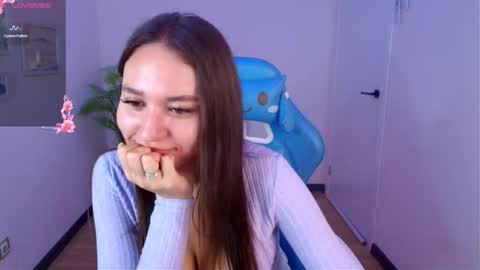 Snapshot of margo__ness chatting on 09.20.25 Mag online show from 09.20.25