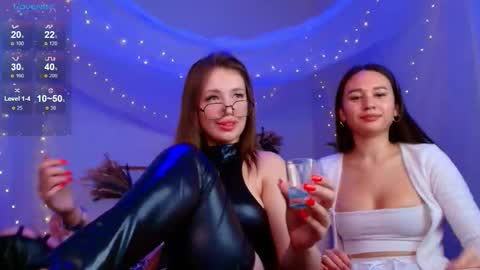 Snapshot of margo__ness chatting on 10.05.25 Mag online show from 10.05.25