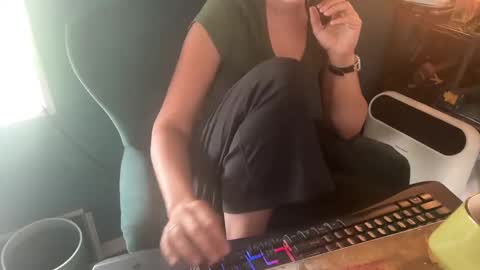 Elle online show from 10.23.25