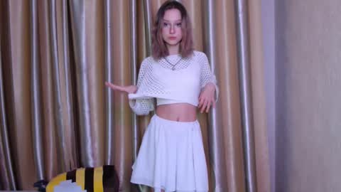 Snapshot of margorozentals chatting on 02.18.25 Margo online show from 02.18.25