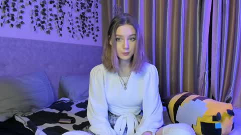 Snapshot of margorozentals chatting on 02.26.25 Margo online show from 02.26.25