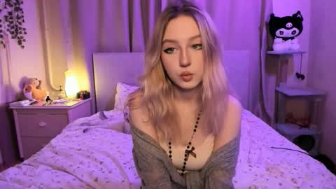 Snapshot of margorozentals chatting on 09.09.25 Margo online show from 09.09.25