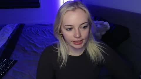 Snapshot of margot_robbie7 chatting on 04.27.26 margot_robbie7 online show from 04.27.26