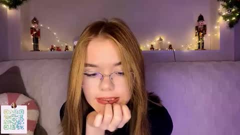 Snapshot of margueritecarrauza chatting on 01.08.26 Lina online show from 01.08.26