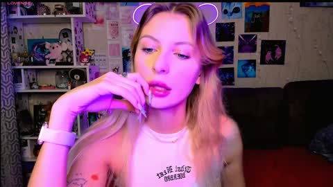 Snapshot of maria_hunt chatting on 12.13.24 Maria online show from 12.13.24