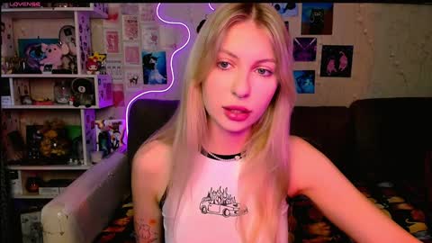 Snapshot of maria_hunt chatting on 12.14.24 Maria online show from 12.14.24