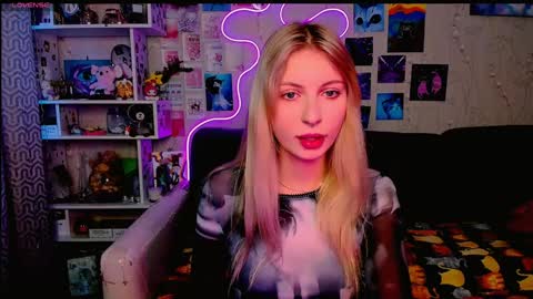 Snapshot of maria_hunt chatting on 12.18.24 Maria online show from 12.18.24