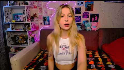 Snapshot of maria_hunt chatting on 01.15.25 Maria online show from 01.15.25