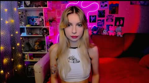 Snapshot of maria_hunt chatting on 01.22.25 Maria online show from 01.22.25