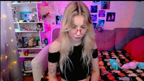 Snapshot of maria_hunt chatting on 01.25.25 Maria online show from 01.25.25