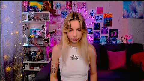 Snapshot of maria_hunt chatting on 02.05.25 Maria online show from 02.05.25