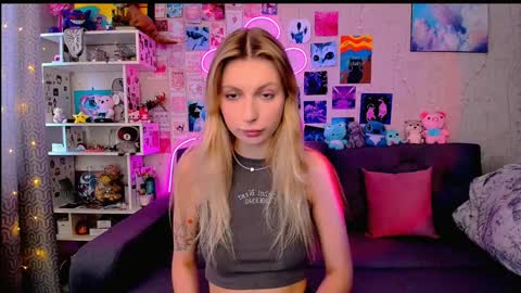 Snapshot of maria_hunt chatting on 02.07.25 Maria online show from 02.07.25