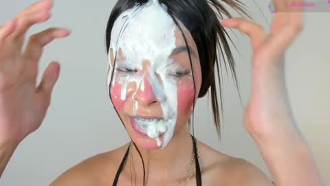 S O F I A  model independent online show from 01.27.25