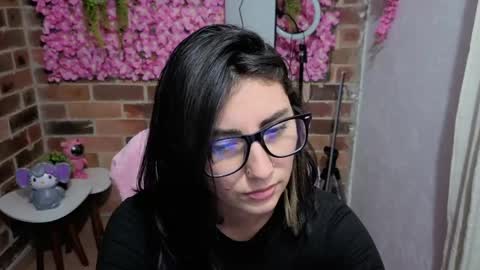 Snapshot of mariagh_ chatting on 04.30.26 Maria online show from 04.30.26