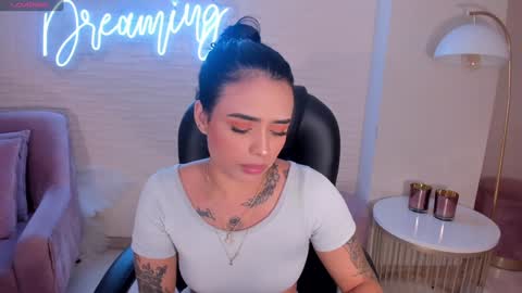 MARIA HERRERA  online show from 02.04.25