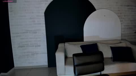 MARIA HERRERA  online show from 03.12.25