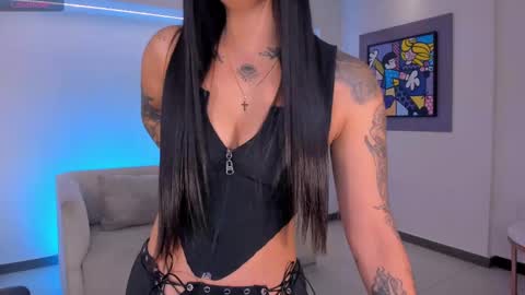 MARIA HERRERA  online show from 09.23.25