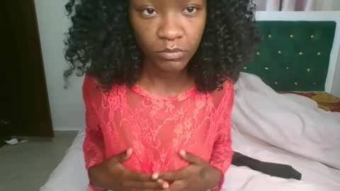 Snapshot of mariahsexy4u chatting on 02.12.26 mariahsexy4u online show from 02.12.26