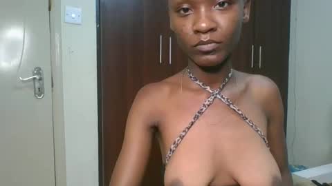 Snapshot of mariahsexy4u chatting on 04.03.26 mariahsexy4u online show from 04.03.26