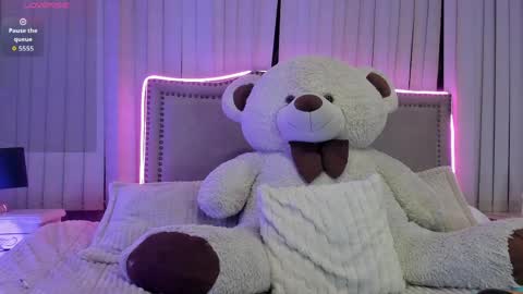 mariana__thompson online show from 06.04.26