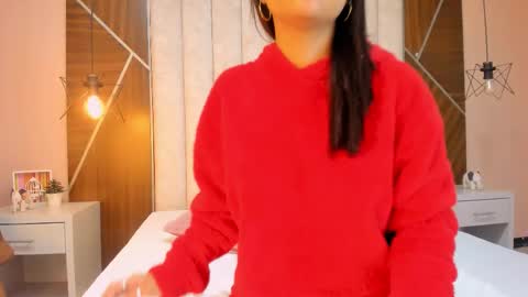 Snapshot of marianaa_torress chatting on 10.19.25 Mariana  online show from 10.19.25