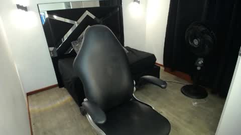 Snapshot of marianarojas_ chatting on 05.15.26 Mariana online show from 05.15.26
