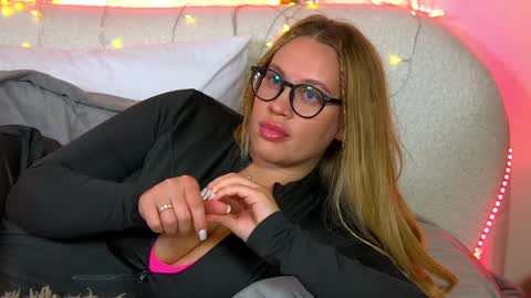 Maria online show from 01.11.25