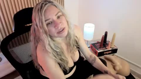 Marian Love  online show from 02.03.26