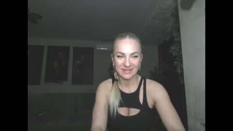 Snapshot of marianna1977 chatting on 04.28.26 marianna1977 online show from 04.28.26