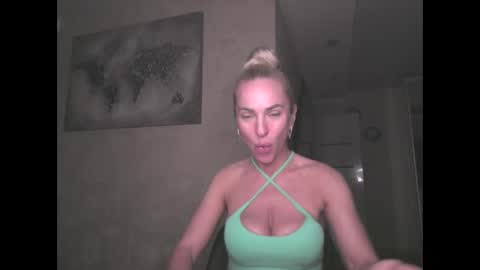 Snapshot of marianna1977 chatting on 06.01.26 marianna1977 online show from 06.01.26