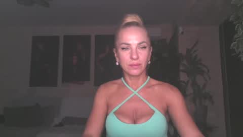Snapshot of marianna1977 chatting on 08.03.26 marianna1977 online show from 08.03.26