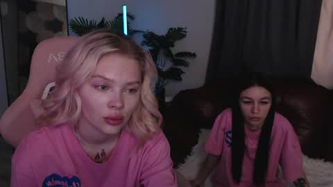 Snapshot of marianna_meow246 chatting on 04.28.26 marianna_meow246 online show from 04.28.26