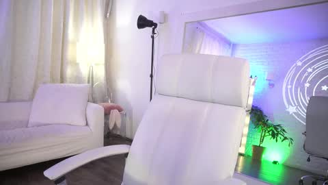 Snapshot of marianova chatting on 03.11.25 Maria online show from 03.11.25