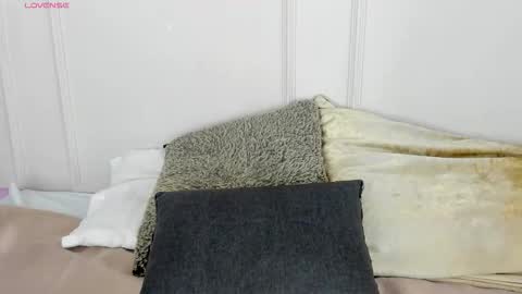 Maria Pettit online show from 03.05.26