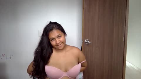 Snapshot of mariaspx chatting on 04.15.26 mariaspx online show from 04.15.26