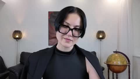 Snapshot of marie_fitch chatting on 05.25.26 Marie Fitch online show from 05.25.26
