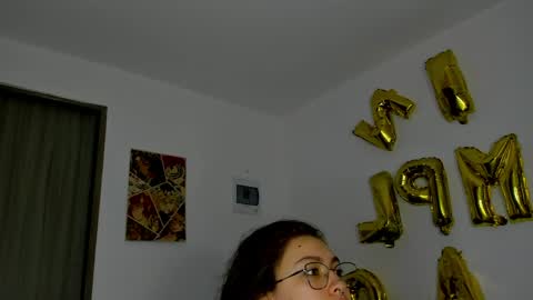 Snapshot of marieetaylor chatting on 04.19.26 Mariee online show from 04.19.26
