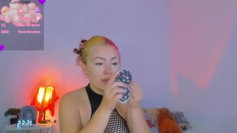 Snapshot of marieetaylor chatting on 05.25.26 Mariee online show from 05.25.26