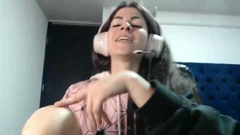 Mariie online show from 02.22.25