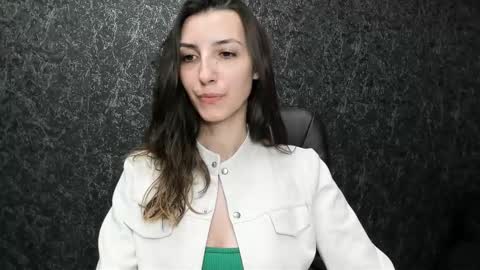 Snapshot of marielleanker chatting on 09.24.25 marielleanker online show from 09.24.25