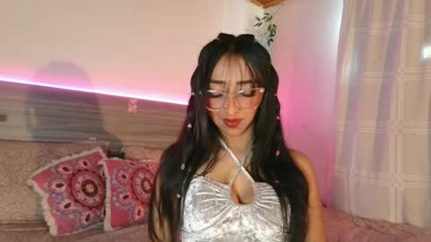 Snapshot of marijaneh chatting on 04.05.26 Luna Dulk online show from 04.05.26
