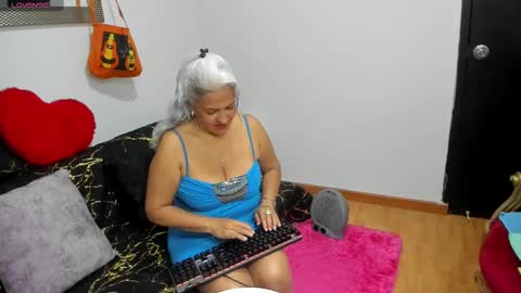 Snapshot of marilyn70 chatting on 10.03.25 marilyn70 online show from 10.03.25