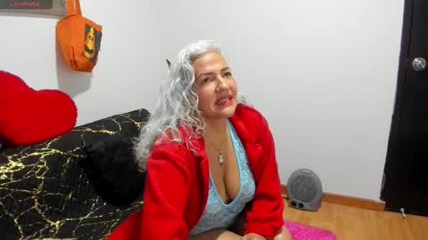 Snapshot of marilyn70 chatting on 10.13.25 marilyn70 online show from 10.13.25