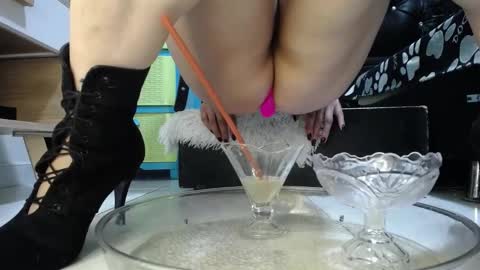 Snapshot of marilyn_jon3s chatting on 12.15.24 marilyn_jon3s online show from 12.15.24