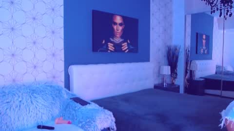 Mary Mais online show from 02.05.25