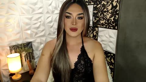 Snapshot of marinamorets chatting on 12.05.24 marina online show from 12.05.24