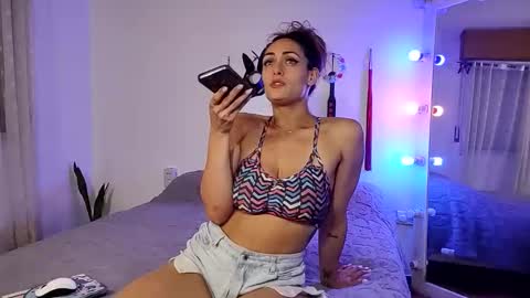 Snapshot of mariposa_2323 chatting on 11.18.25 HI IM SWEET GIRL Privates are OPEN online show from 11.18.25