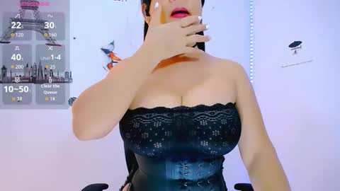 Snapshot of mariposaxox chatting on 11.28.25 Pao online show from 11.28.25