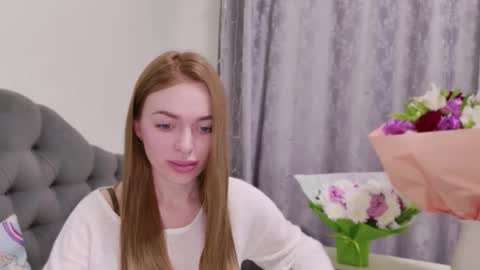 Snapshot of mariwell chatting on 04.21.26 mariwell online show from 04.21.26
